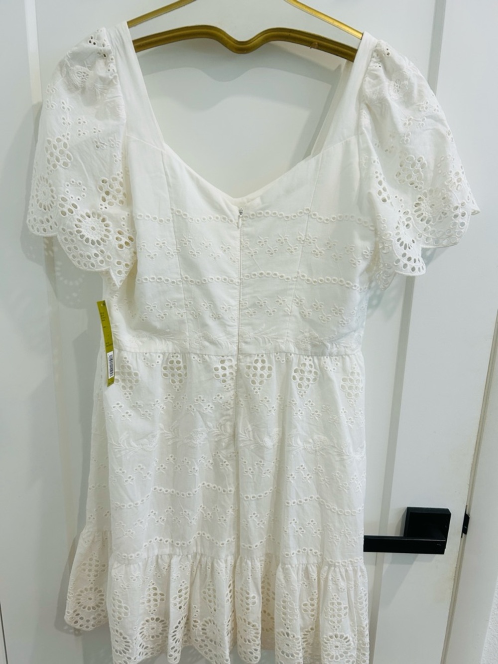NWT Gianni Bini White Eyelet Puff Sleeve Dress |Size 8 - Picture 12 of 12